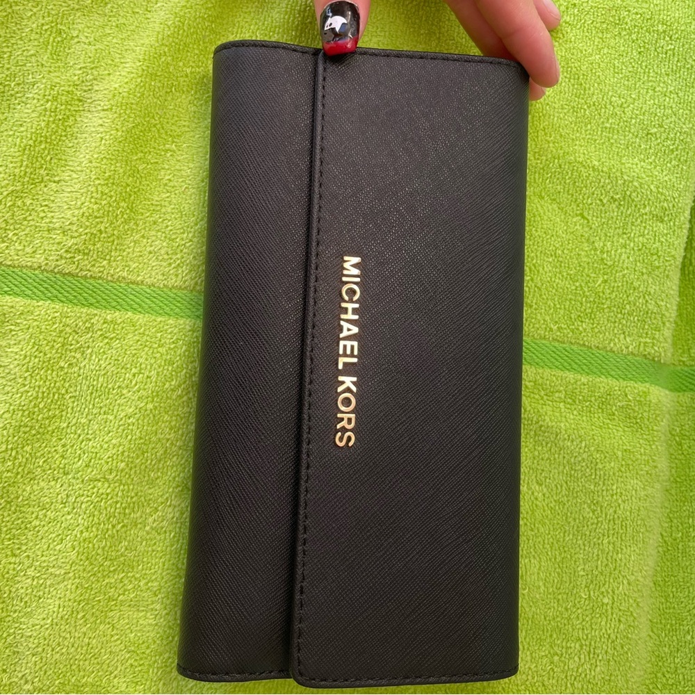 Michael Kors!!! Jet Set Large Trifold Wallet Black Leather Gold Pen & Checkbook